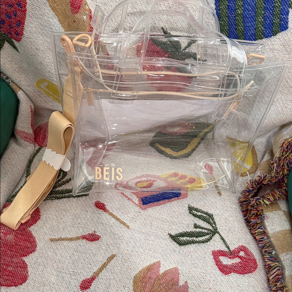 BEIS- THE STADIUM CROSSBODY IN BEIGE